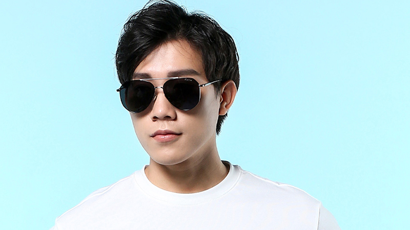 K&iacute;nh m&aacute;t Firebird được thiết kế bởi đội ngũ &Yacute;, lu&ocirc;n đ&oacute;n đầu c&aacute;c xu hướng mới